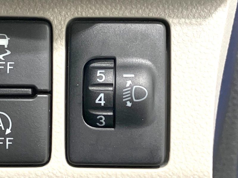 2018 Daihatsu Cast DBA-LA250S (UW-6a51b43454e31)[13]