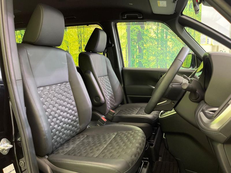 2024 Toyota Voxy 6BA-MZRA90W (UW-6a51b531550c3)[22]