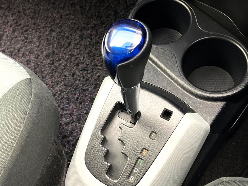 2014 Toyota Aqua DAA-NHP10 (UW-6a51b53a1c006)[19]