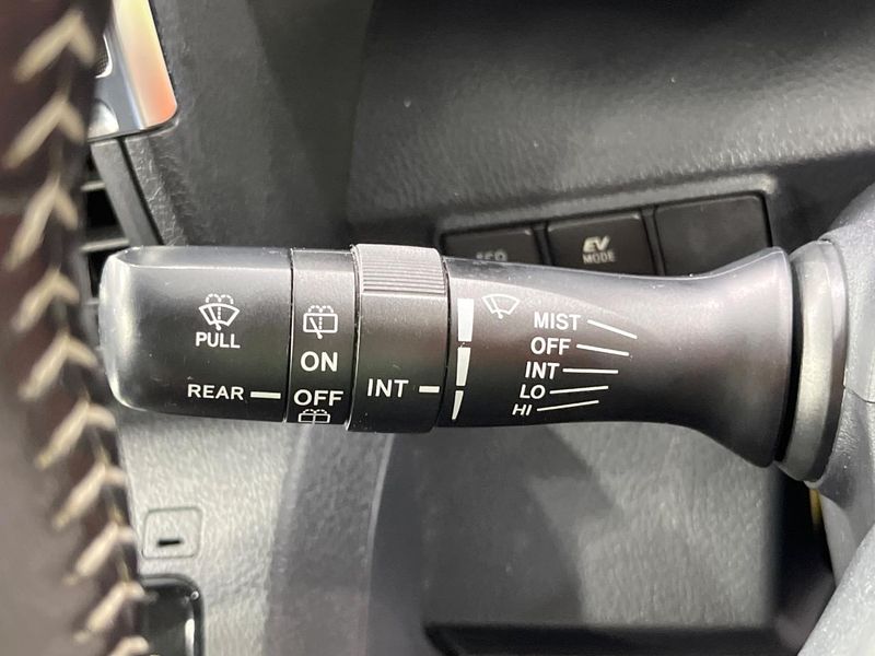2016 Toyota Sienta DAA-NHP170G (UW-6a51b54822e97)[15]