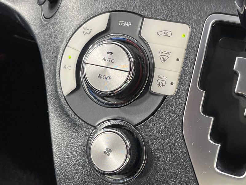 2016 Toyota Sienta DAA-NHP170G (UW-6a51b54822e97)[22]