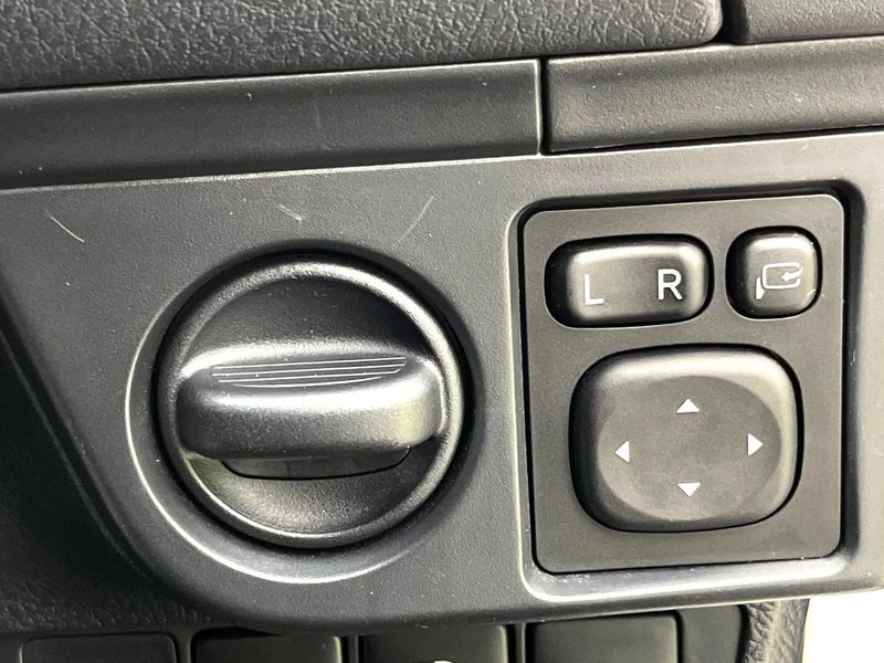 2015 Toyota Corolla Fielder DAA-NKE165G (UW-6a51b54bc47d9)[7]