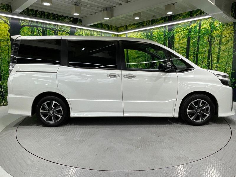 2018 Toyota Voxy DBA-ZRR80W (UW-6a51b5f551f3c)[17]