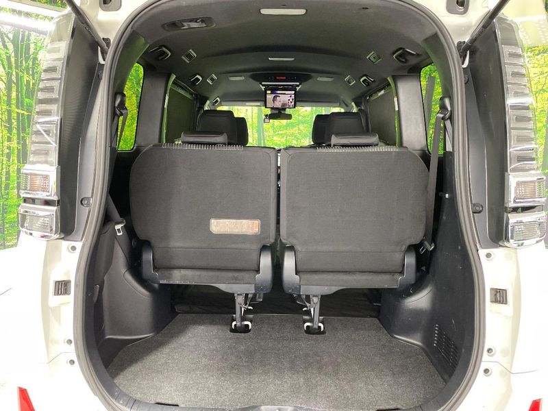 2018 Toyota Voxy DBA-ZRR80W (UW-6a51b5f551f3c)[28]