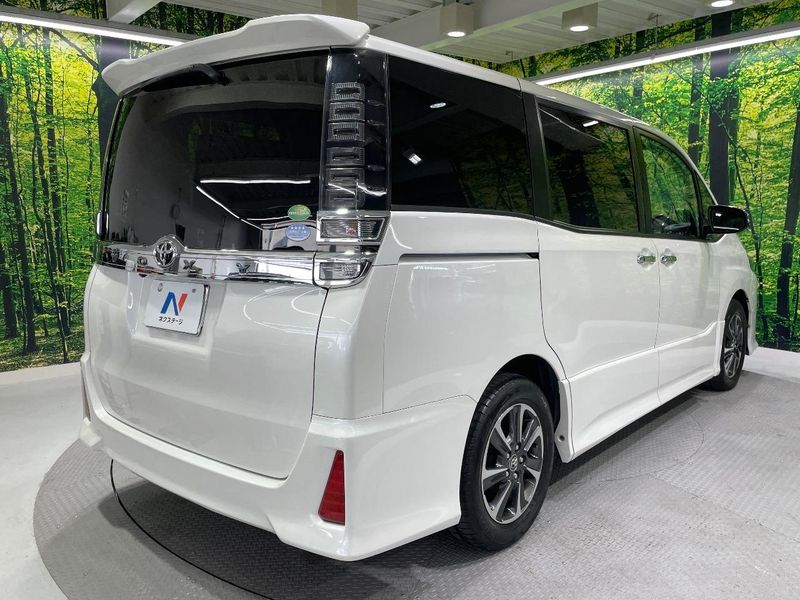 2018 Toyota Voxy DBA-ZRR80W (UW-6a51b5f551f3c)[18]