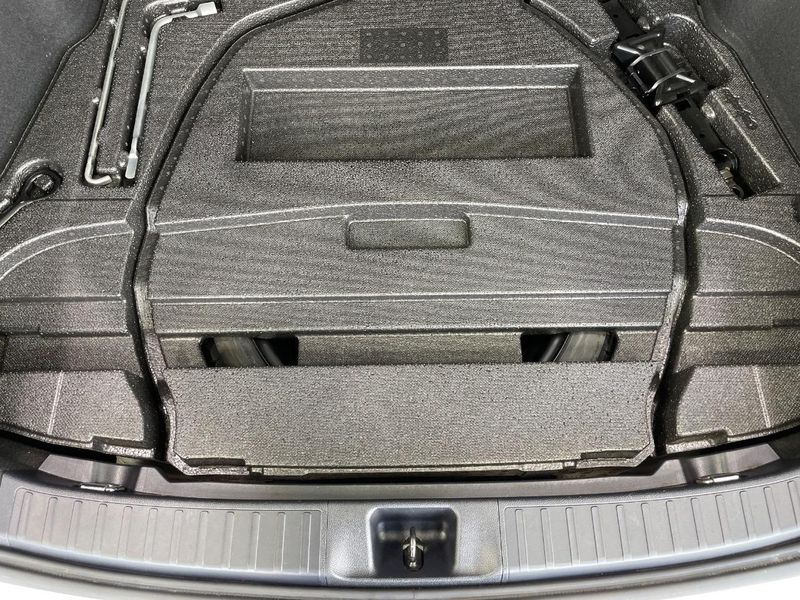 2017 Toyota Prius DAA-ZVW50 (UW-6a51b6129ee9c)[25]