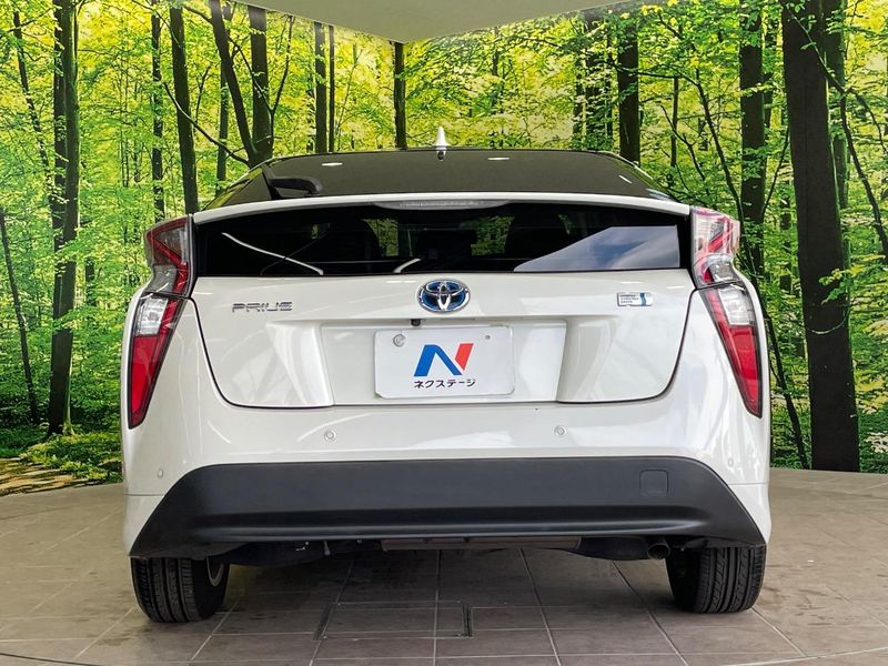 2017 Toyota Prius DAA-ZVW50 (UW-6a51b6129ee9c)[17]