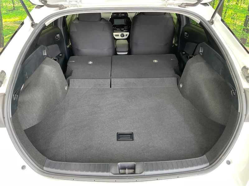 2017 Toyota Prius DAA-ZVW50 (UW-6a51b6129ee9c)[23]
