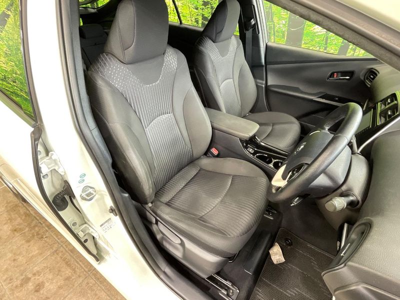 2017 Toyota Prius DAA-ZVW50 (UW-6a51b6129ee9c)[11]