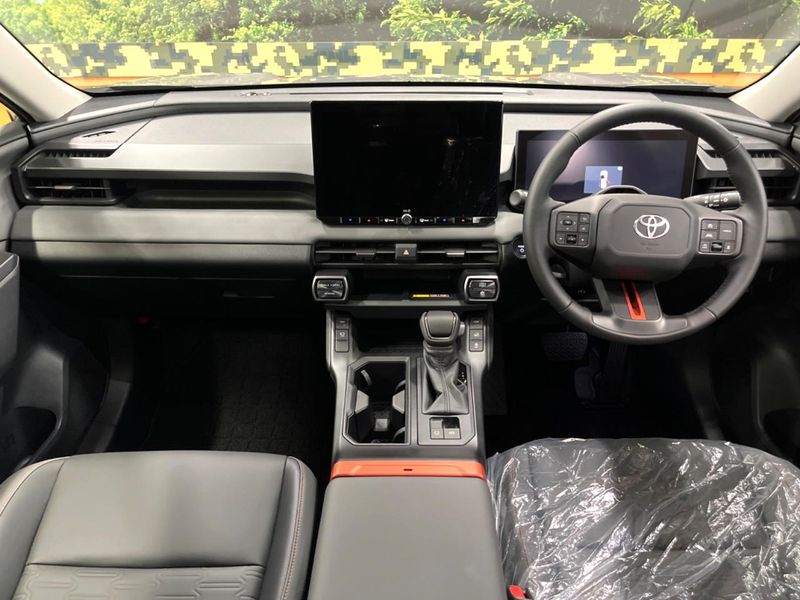 2026 Toyota RAV4 6AA-AXAN64 (UW-6a5304453e79b)[22]
