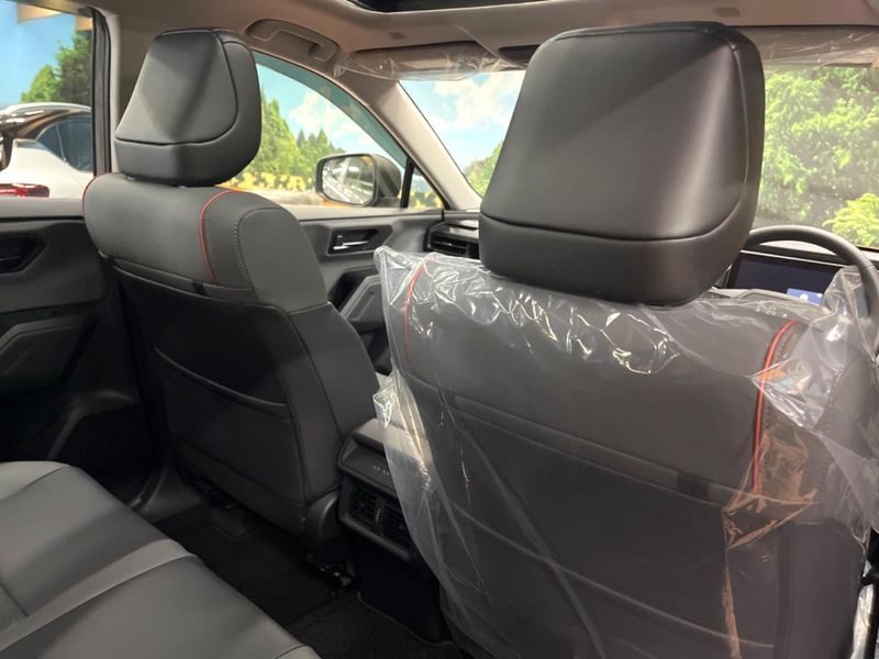 2026 Toyota RAV4 6AA-AXAN64 (UW-6a5304453e79b)[21]