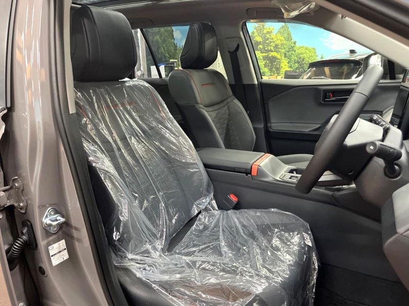 2026 Toyota RAV4 6AA-AXAN64 (UW-6a5304453e79b)[16]