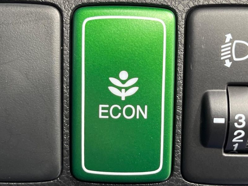 2010 Honda Fit Hybrid DAA-GP1 (UW-6a5304fcc54f1)[29]