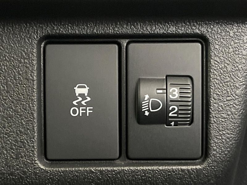 2024 Honda N-BOX CUSTOM 6BA-JF5 (UW-6a530583e6a77)[19]
