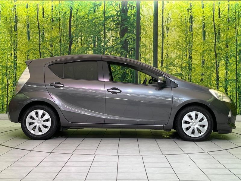 2013 Toyota Aqua DAA-NHP10 (UW-6a5306d4bc173)[9]