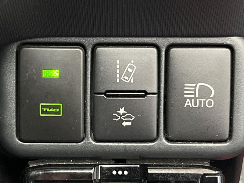 2018 Toyota Aqua DAA-NHP10 (UW-6a5306e14aef6)[19]