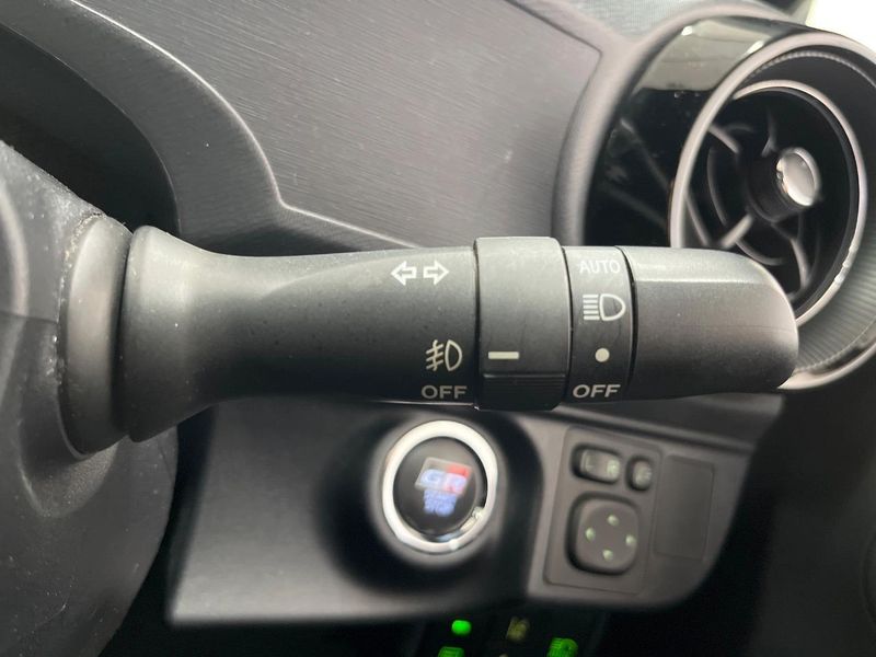 2018 Toyota Aqua DAA-NHP10 (UW-6a5306e14aef6)[22]