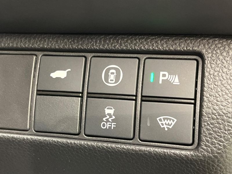2023 Honda Vezel 6AA-RV5 (UW-6a53071350ce7)[8]