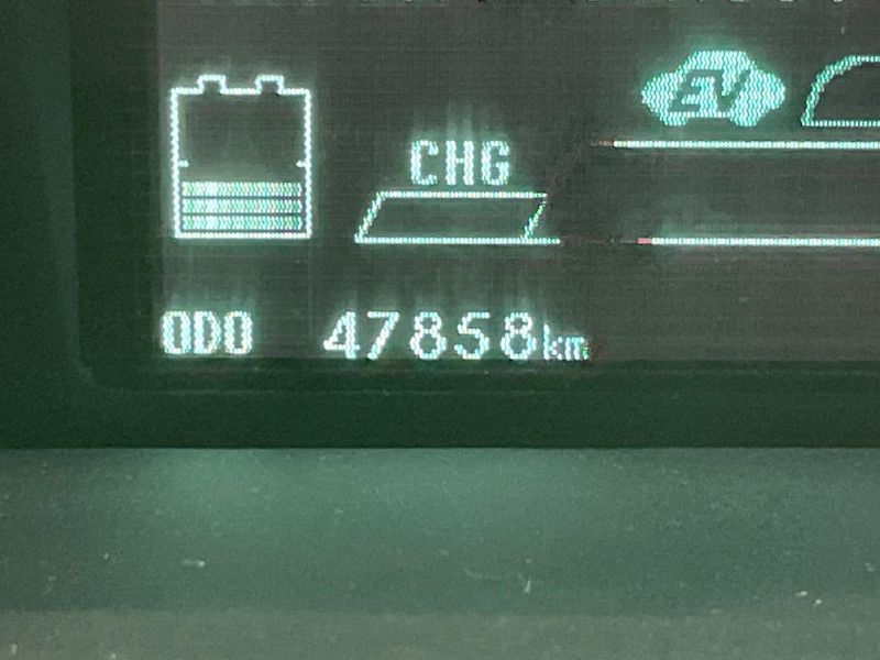 2014 Toyota Prius DAA-ZVW30 (UW-6a5307ada55b8)[2]