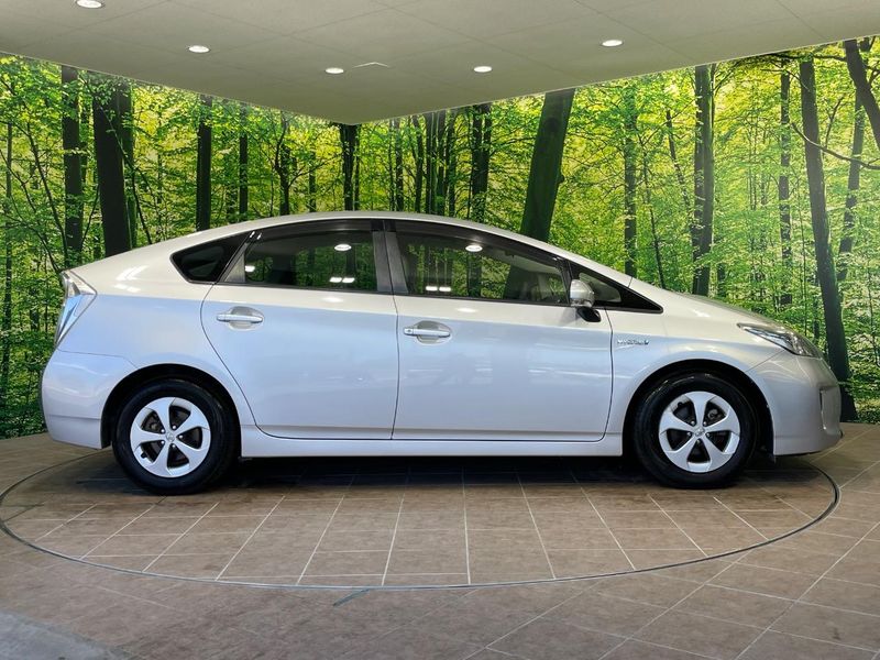 2014 Toyota Prius DAA-ZVW30 (UW-6a5307ada55b8)[18]