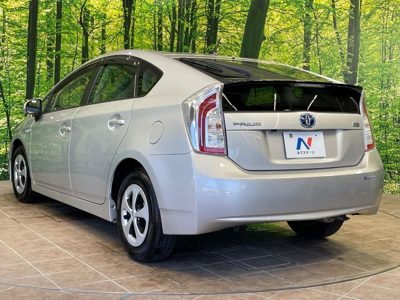 2014 Toyota Prius DAA-ZVW30 (UW-6a5307ada55b8)[15]