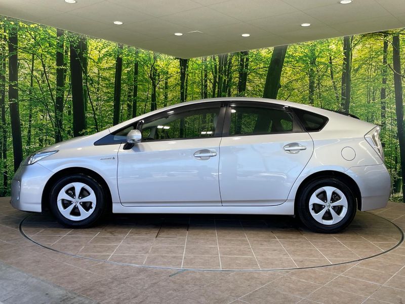 2014 Toyota Prius DAA-ZVW30 (UW-6a5307ada55b8)[14]