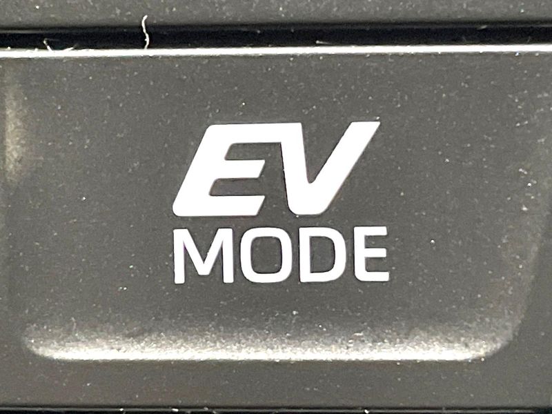 2025 Toyota Voxy 6AA-ZWR90W (UW-6a5307d6a624e)[21]