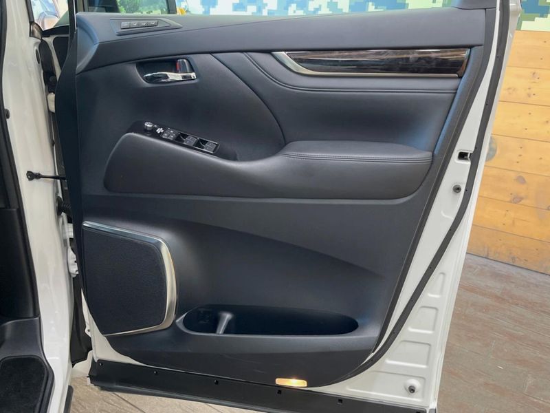 2023 Toyota Alphard 3BA-AGH30W (UW-6a5455a6d1321)[19]