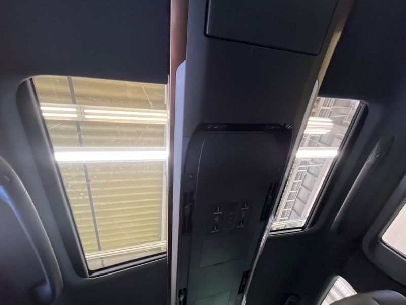 2025 Toyota Alphard 3BA-AGH40W (UW-6a5455b0dd2cf)[24]
