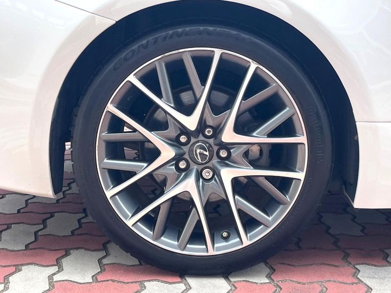2016 Lexus RC DAA-AVC10 (UW-6a5455bb040b4)[16]