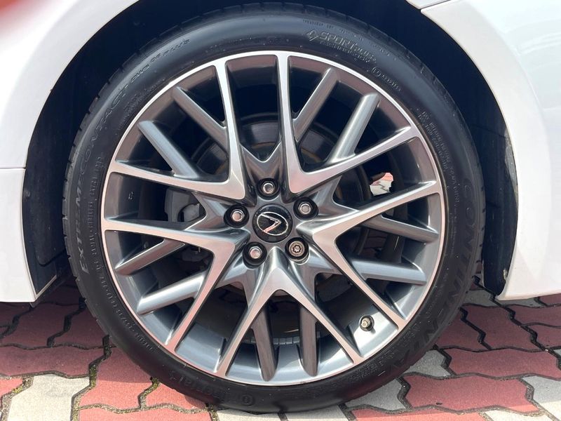 2016 Lexus RC DAA-AVC10 (UW-6a5455bb040b4)[17]