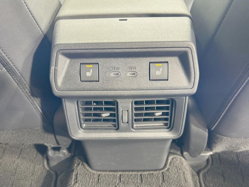 2026 Toyota RAV4 6AA-AXAN64 (UW-6a5455c54bbe0)[17]
