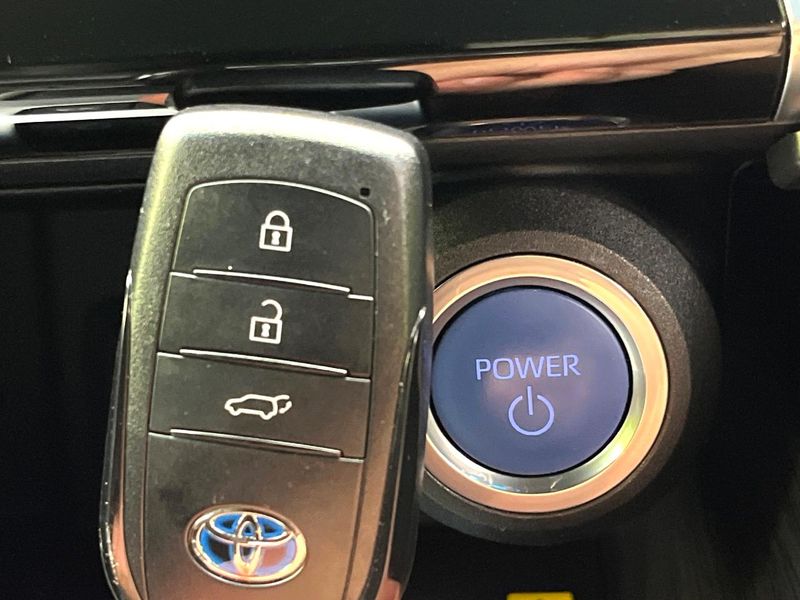2022 Toyota Harrier Hybrid 6AA-AXUH80 (UW-6a5455cbc0712)[11]