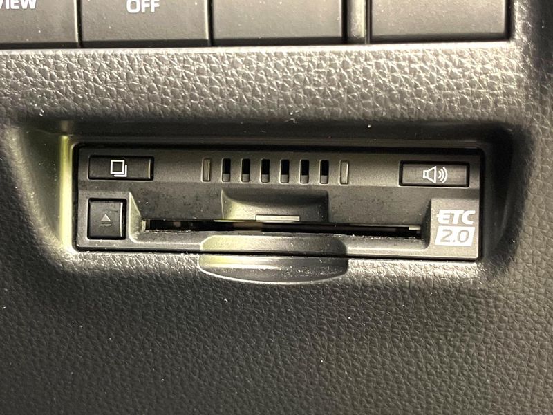 2022 Toyota Harrier Hybrid 6AA-AXUH80 (UW-6a5455cbc0712)[10]