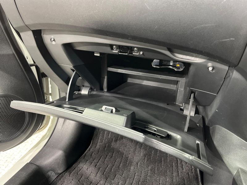 2016 Nissan Note DBA-E12 (UW-6a54563c97678)[16]