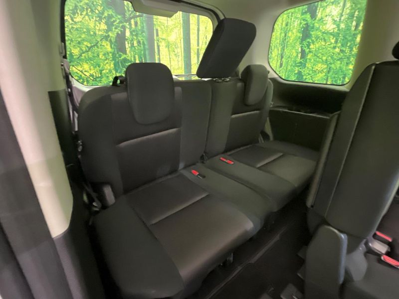 2017 Nissan Serena DAA-GFC27 (UW-6a545664a3161)[22]