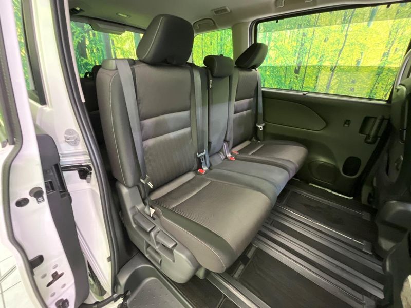 2017 Nissan Serena DAA-GFC27 (UW-6a545664a3161)[21]