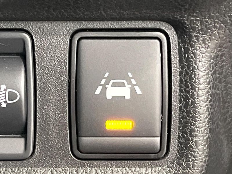 2019 Nissan Note DAA-HE12 (UW-6a5456a422ef1)[22]