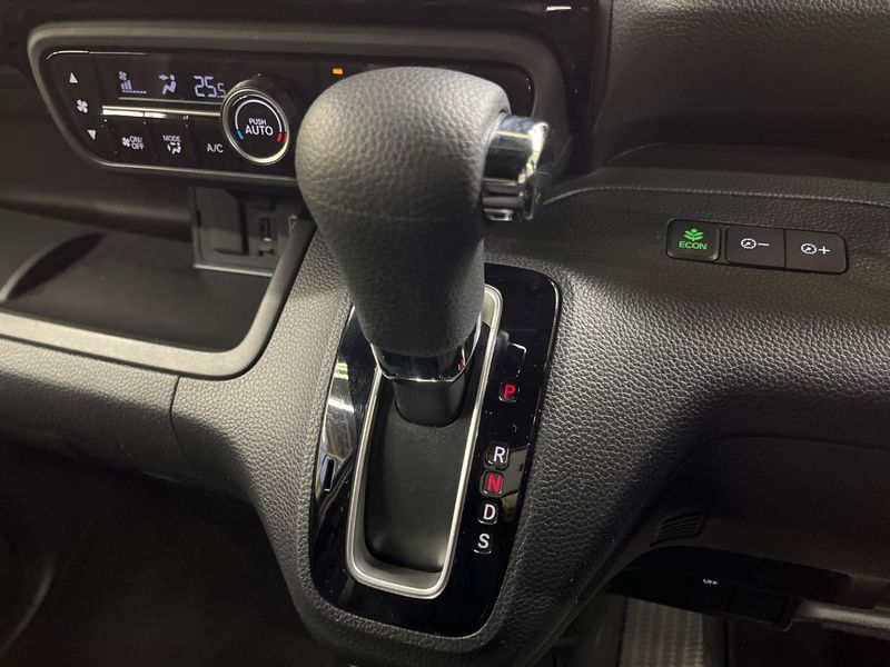 2021 Honda N-BOX CUSTOM 6BA-JF3 (UW-6a5456eeb1d90)[12]