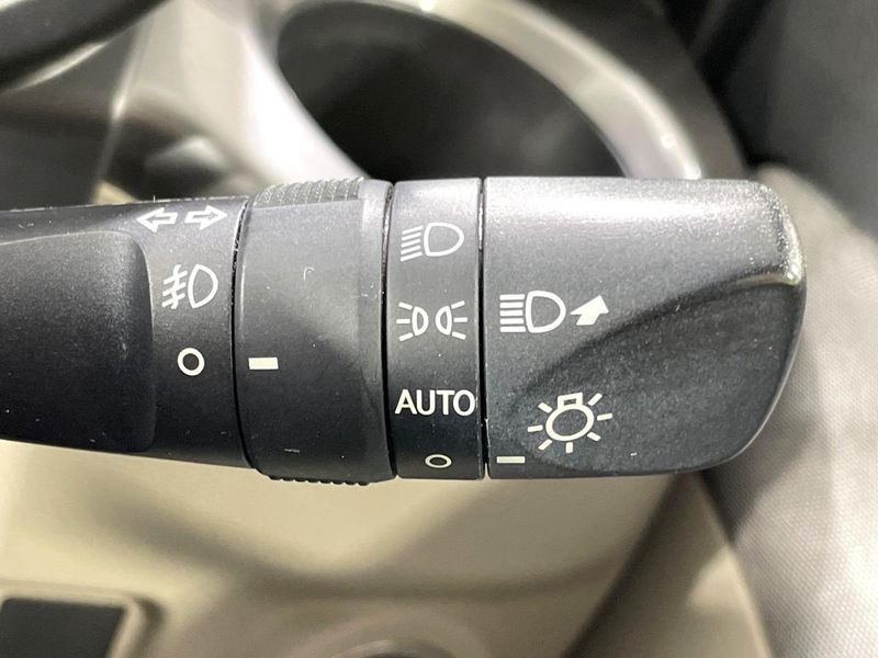2015 Daihatsu Cast DBA-LA250S (UW-6a545756d8b60)[24]