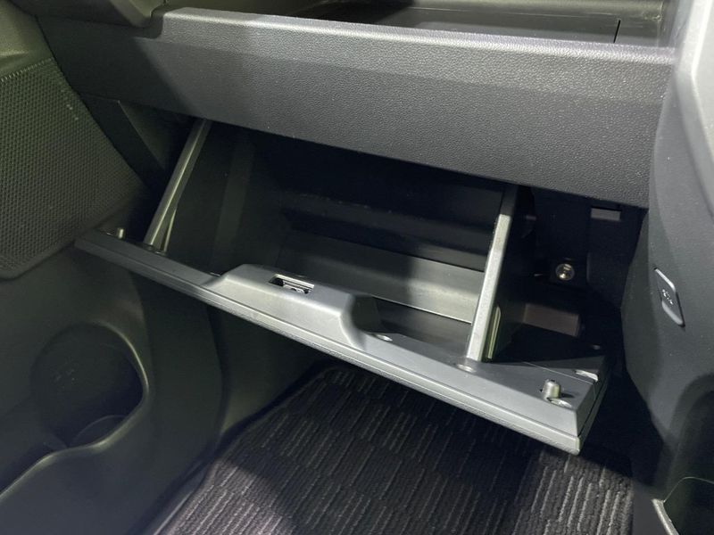 2017 Daihatsu Wake DBA-LA700S (UW-6a54577f8d288)[17]