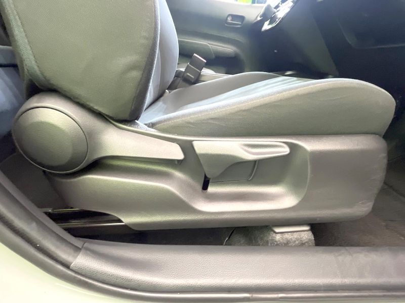 2022 Toyota Aqua 6AA-MXPK11 (UW-6a54583e8d973)[10]