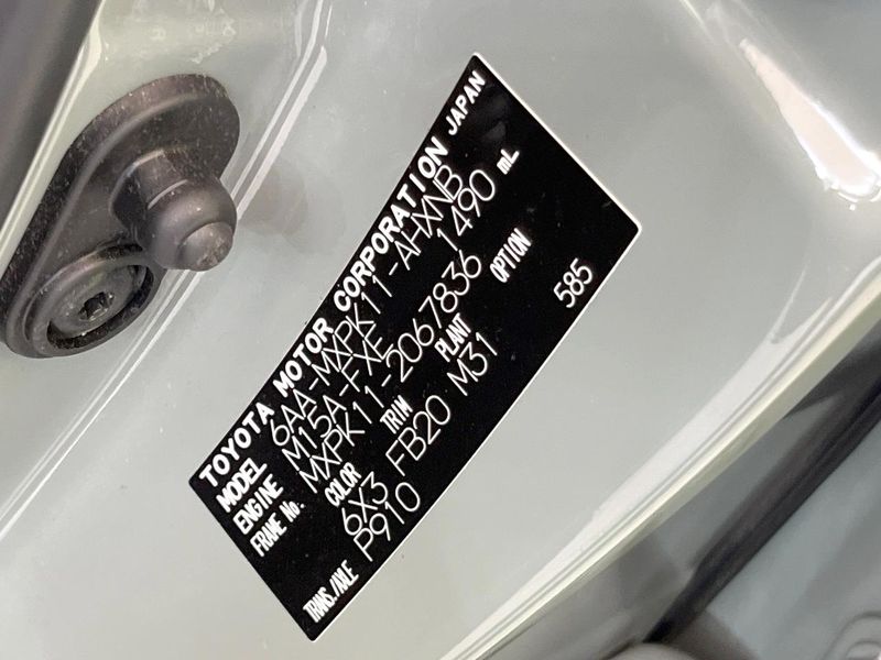2022 Toyota Aqua 6AA-MXPK11 (UW-6a54583e8d973)[1]