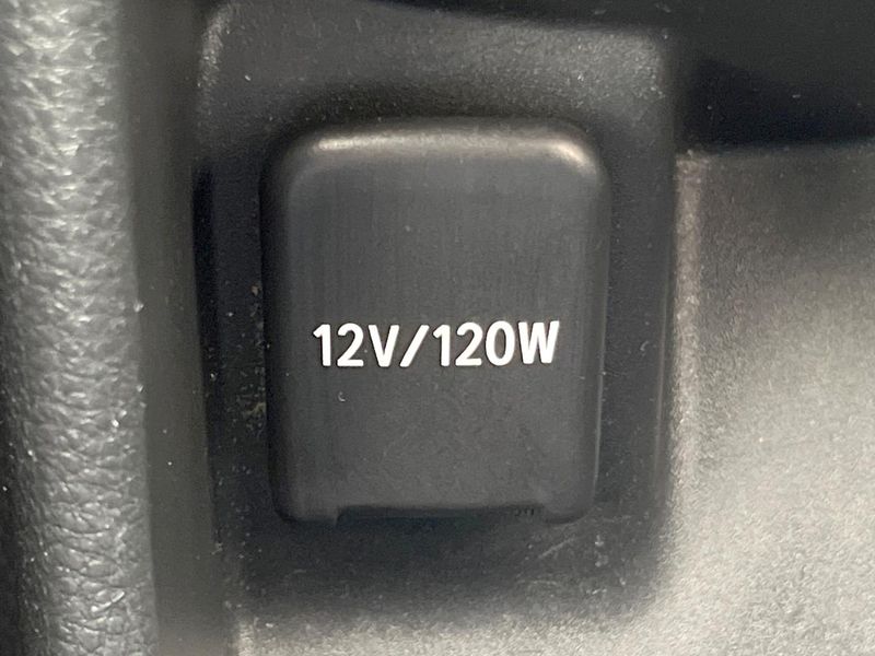 2022 Toyota Aqua 6AA-MXPK11 (UW-6a54583e8d973)[16]