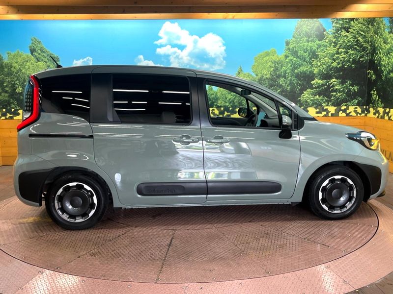 2025 Toyota Sienta 6AA-MXPL10G (UW-6a5458495373b)[15]
