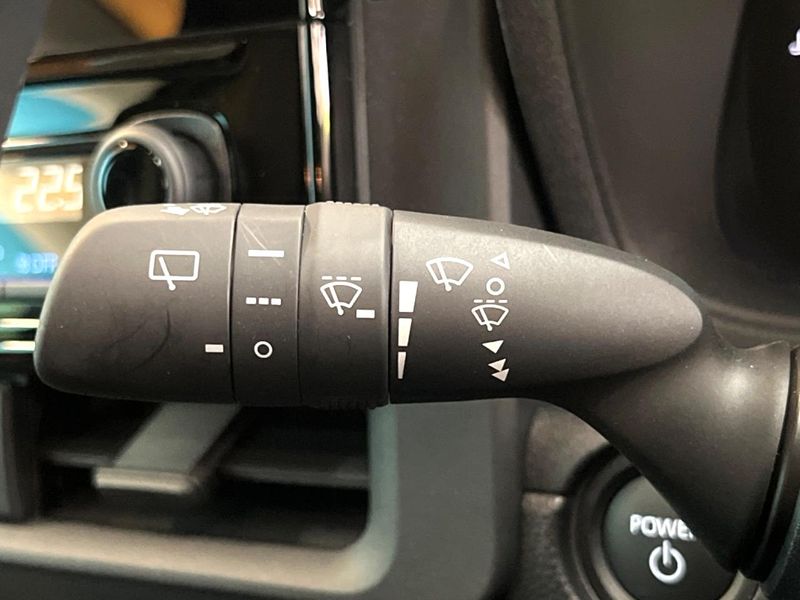 2025 Toyota Sienta 6AA-MXPL10G (UW-6a5458495373b)[25]