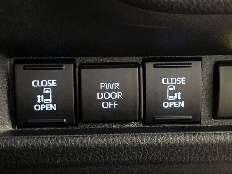 2025 Toyota Sienta 6AA-MXPL10G (UW-6a5458495373b)[18]