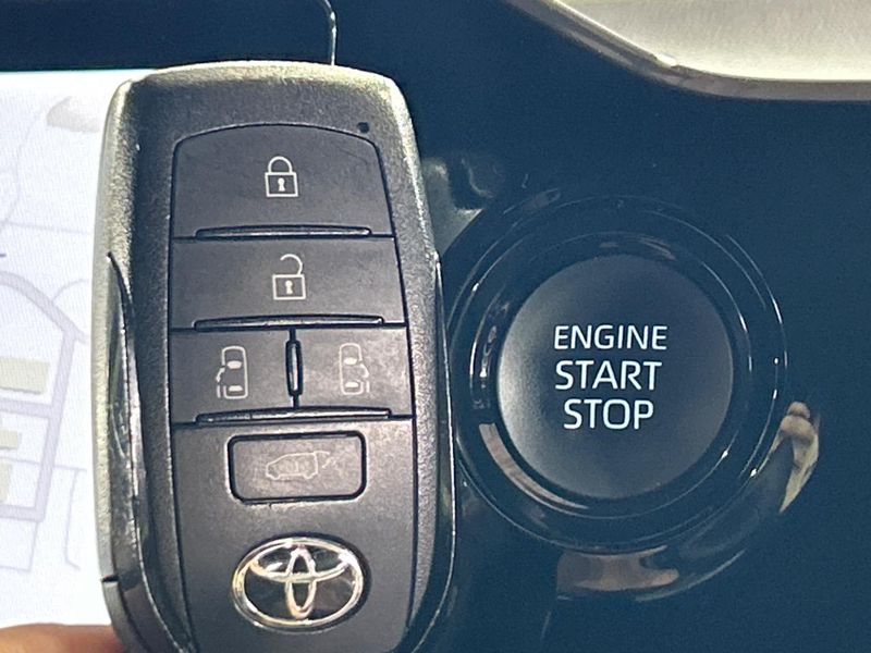 2024 Toyota Noah 6BA-MZRA90W (UW-6a545868cd038)[13]