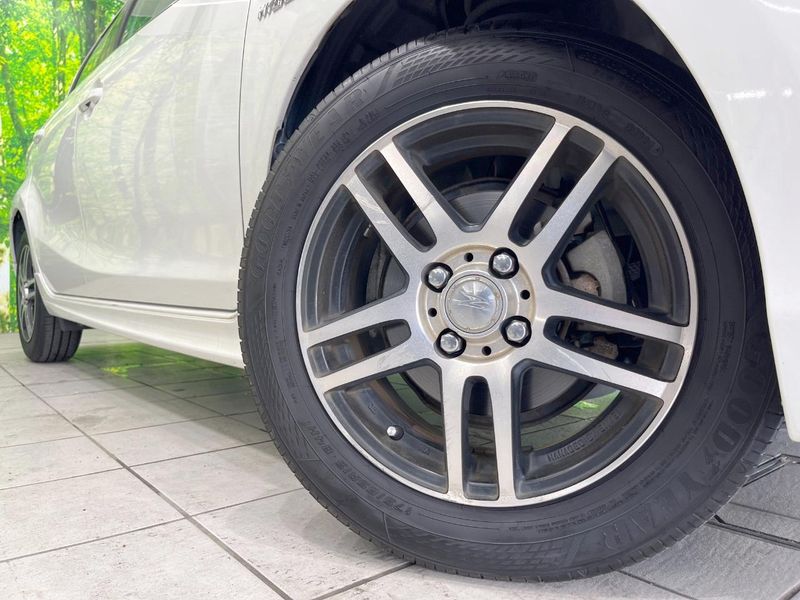 2013 Toyota Aqua DAA-NHP10 (UW-6a54586fa7f37)[15]