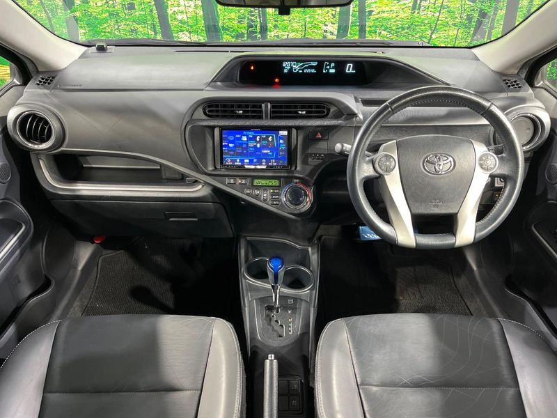 2014 Toyota Aqua DAA-NHP10 (UW-6a545871e07a7)[26]